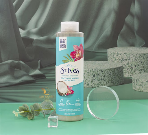 Sữa tắm St.Ives Coconut & Orchid giúp da mềm mịn