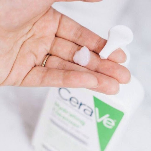 Sữa rửa mặt Cerave Hydrating Cleanser dạng gel đặc