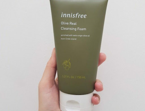 Sữa rửa mặt Innisfree Olive real Cleansing Foam dưỡng ẩm sâu