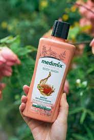 Sữa tắm Medimix tinh dầu cỏ hương bài với khả năng làm sạch sâu vượt trội